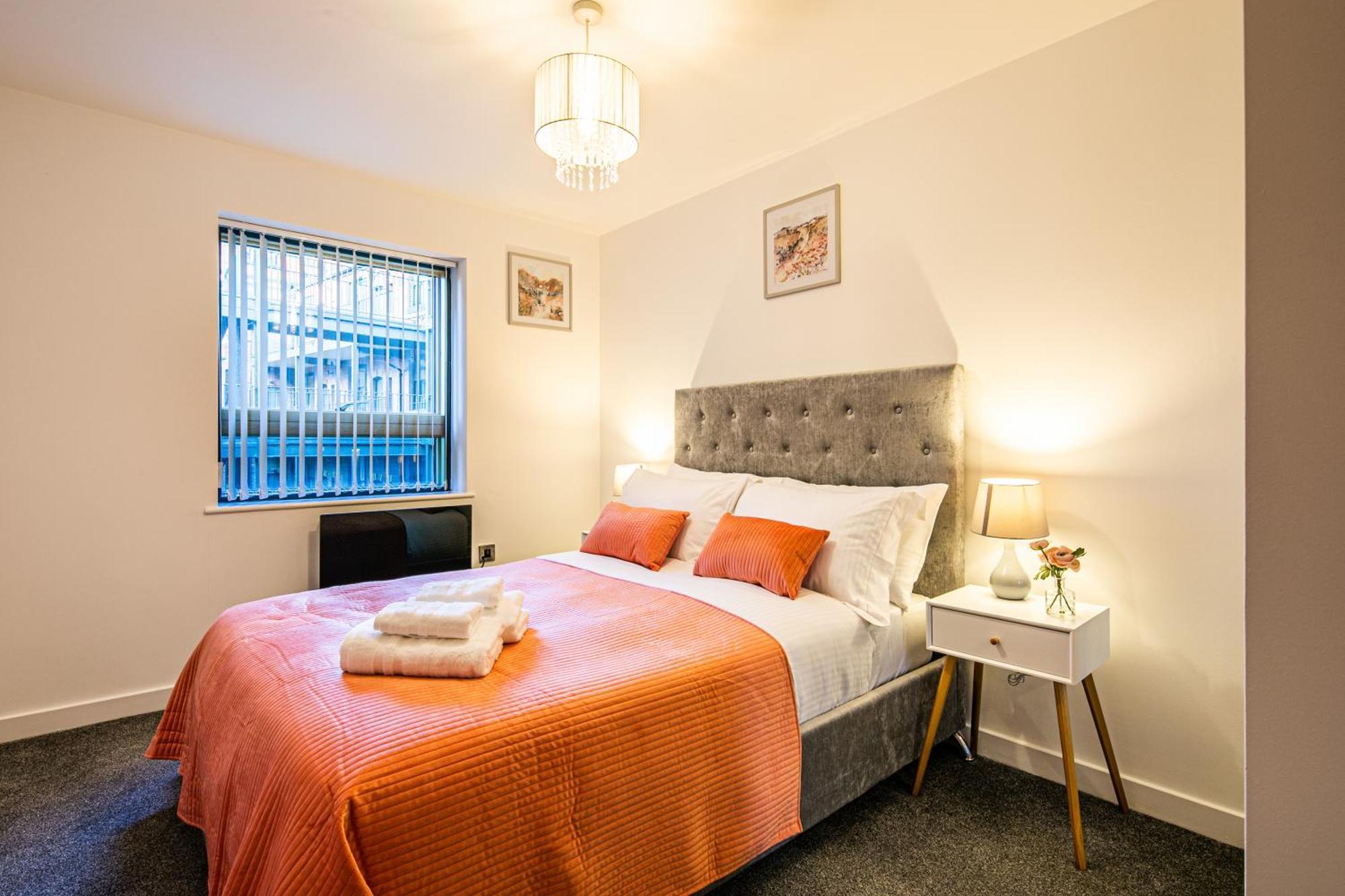 Stylish 2 Bed Apt 18 - City Centre, Free Parking, Espresso Machine & Netflix - Hosted By Stay Host Save Sheffield Dış mekan fotoğraf