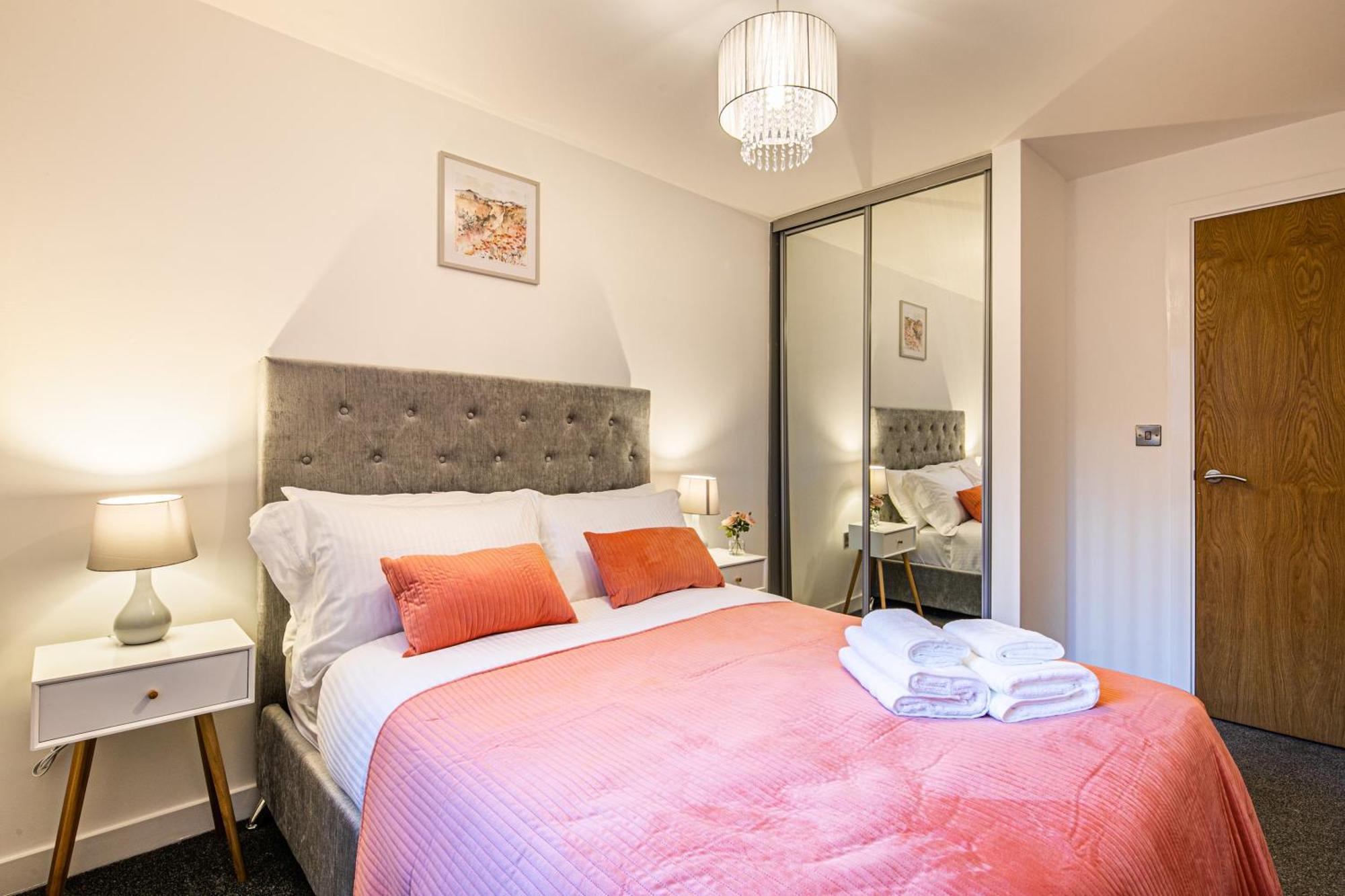Stylish 2 Bed Apt 18 - City Centre, Free Parking, Espresso Machine & Netflix - Hosted By Stay Host Save Sheffield Dış mekan fotoğraf