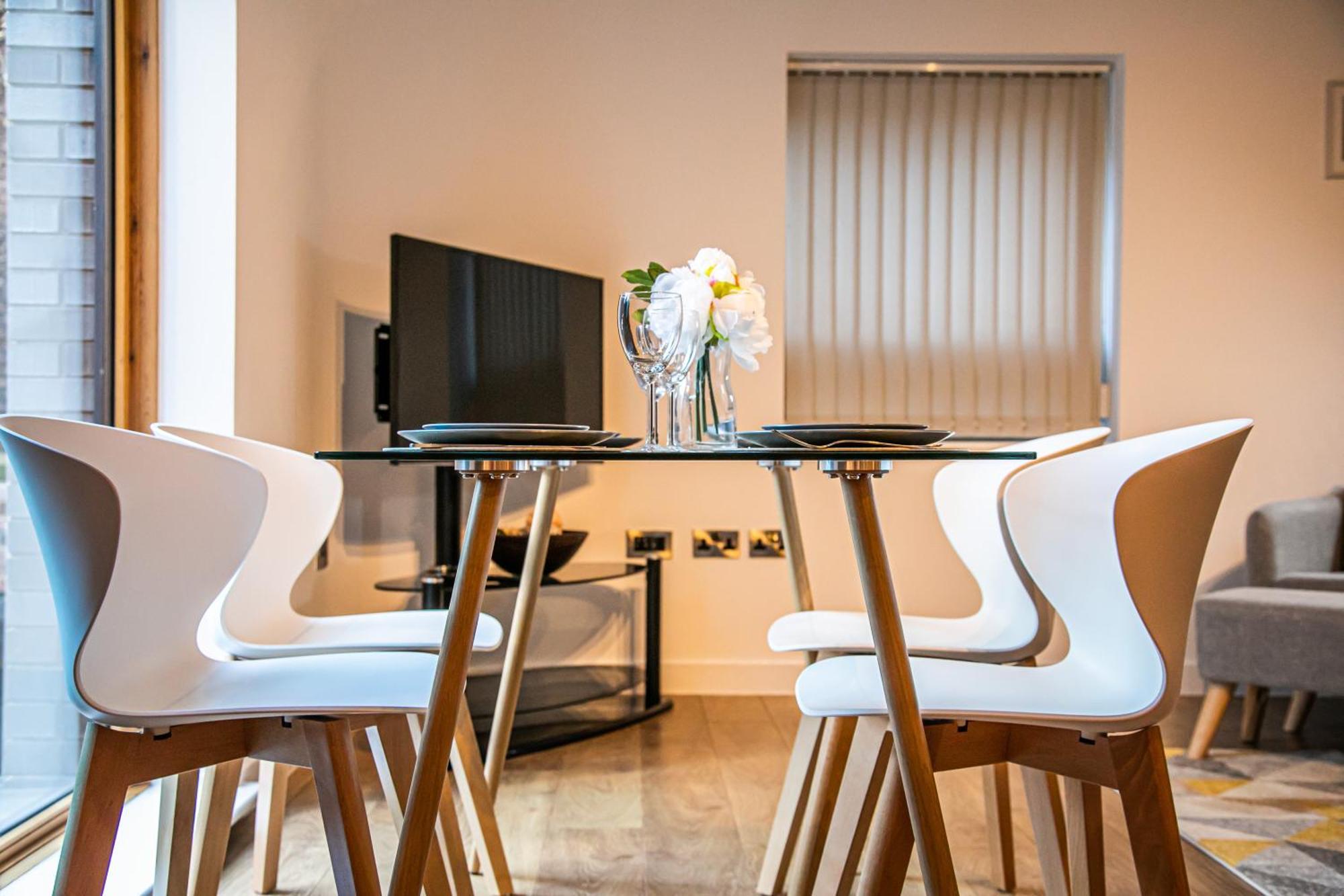 Stylish 2 Bed Apt 18 - City Centre, Free Parking, Espresso Machine & Netflix - Hosted By Stay Host Save Sheffield Dış mekan fotoğraf