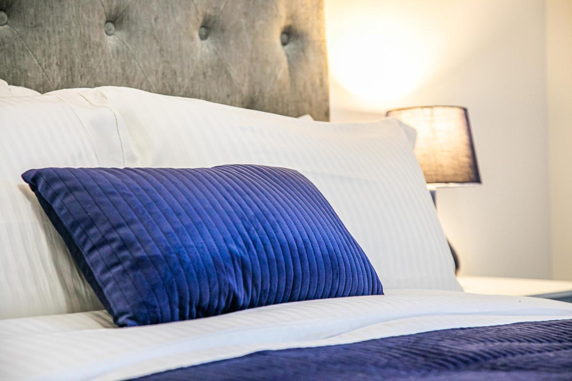 Stylish 2 Bed Apt 18 - City Centre, Free Parking, Espresso Machine & Netflix - Hosted By Stay Host Save Sheffield Dış mekan fotoğraf
