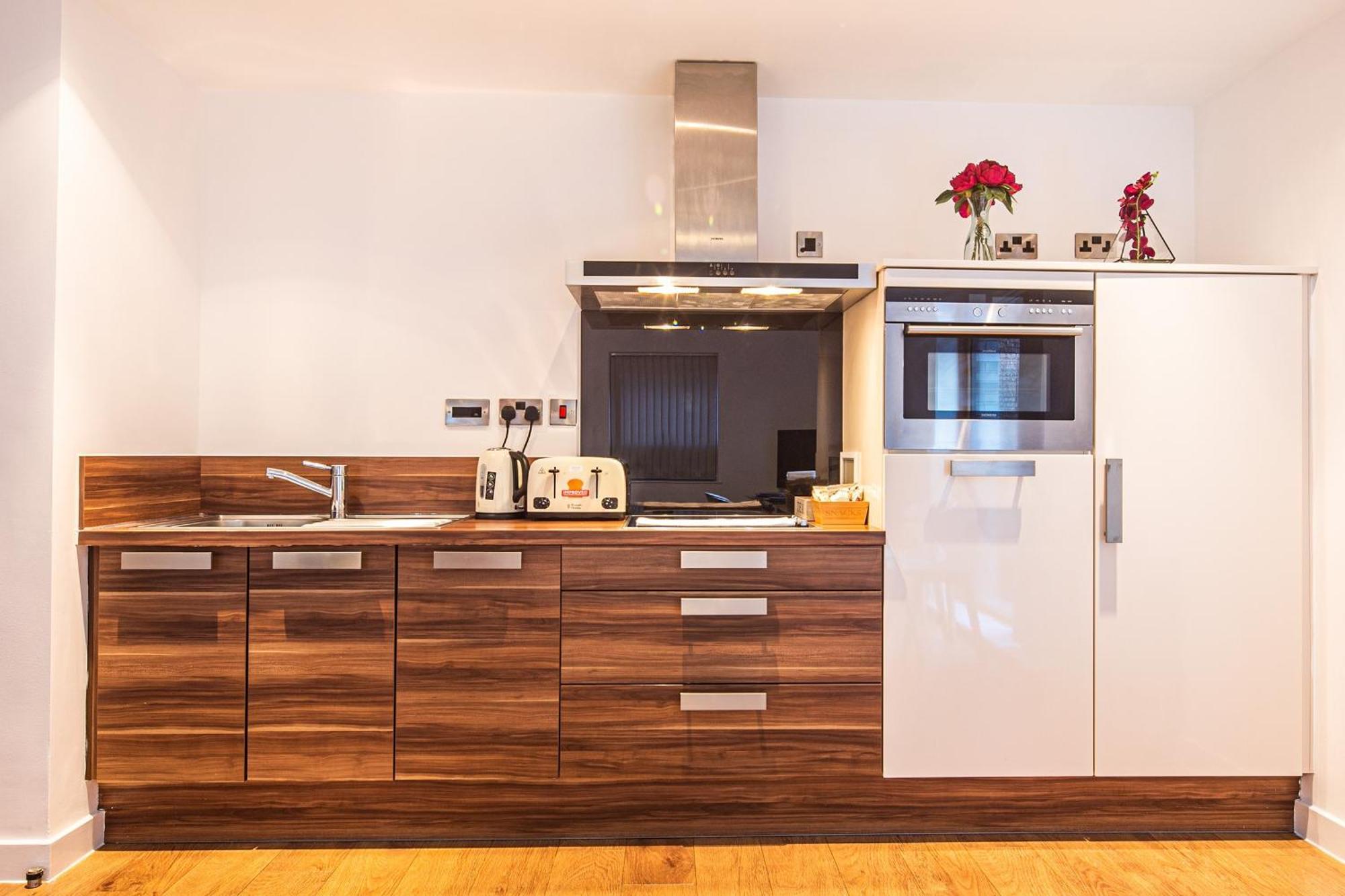 Stylish 2 Bed Apt 18 - City Centre, Free Parking, Espresso Machine & Netflix - Hosted By Stay Host Save Sheffield Dış mekan fotoğraf